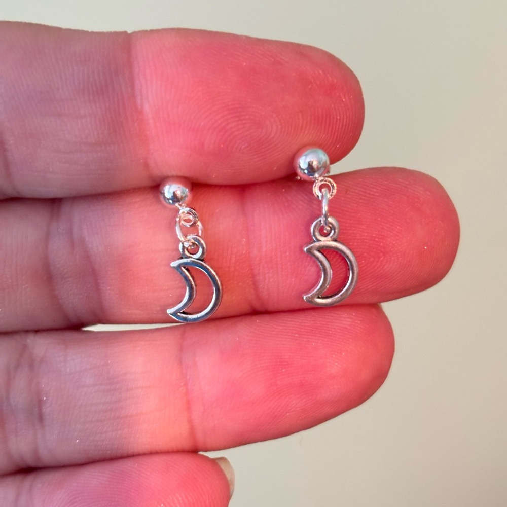 925 sterling silver plated small tiny ball stud half moon charm earrings - Picture 4 of 4